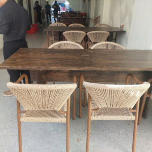 Bàn ghế nhà hàng