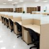 Cụm bàn làm việc có thiết kế gỗ kính