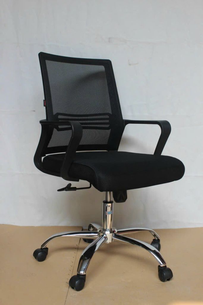 So sánh ghế văn phòng giá rẻ và ghế cao cấp – Nên chọn loại nào