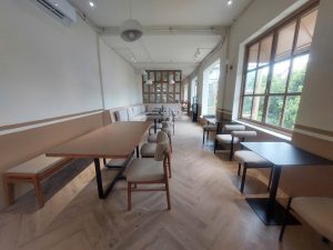 Thi công bàn ghế quán cà phê hyme quận 8