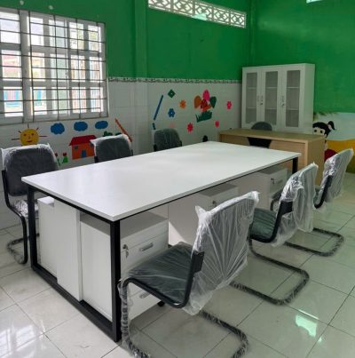 Bàn làm việc 2m4 x 1m2