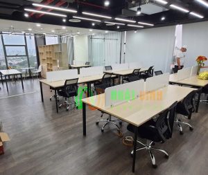 Bàn làm việc chân sắt mua ở quận 7