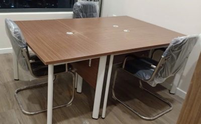 Bàn làm việc chân sắt oval