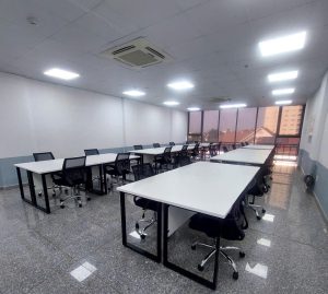 Cửa hàng nội thất bàn làm việc ở quận 7
