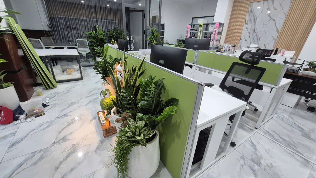 Nhật Vinh cung cấp cụm bàn vách ngăn văn phòng ở Quận 7