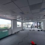 Kính cường lực 10mm thi công cho văn phòng quận 7