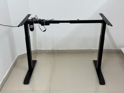 Chân bàn nâng hạ