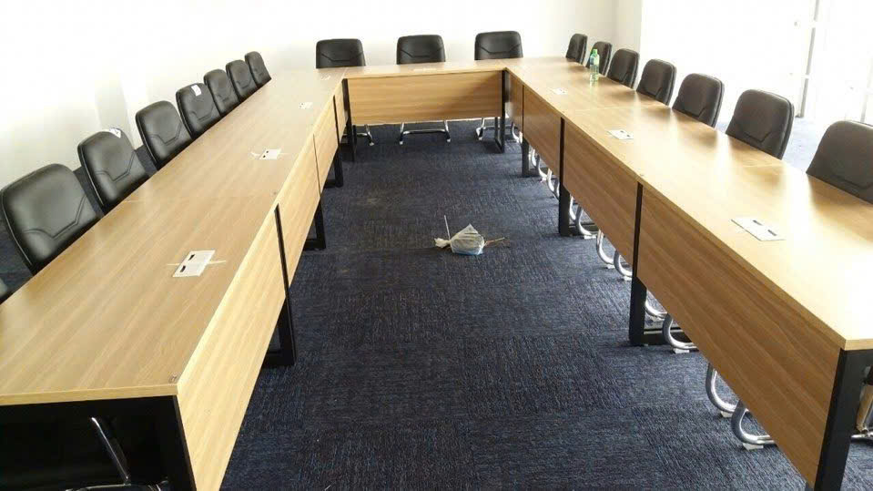 Thảm tấm cho phòng họp lớn