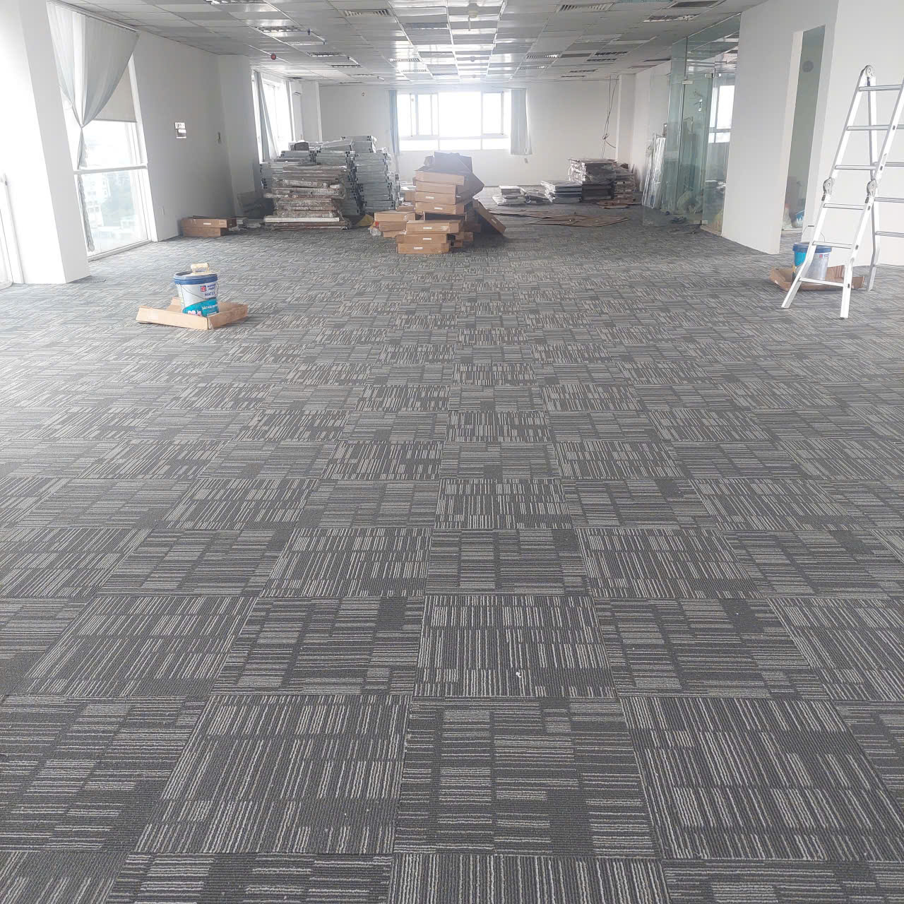 Thi công thảm sàn vuông 50x50 ở Quận Tân Bình